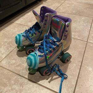 Size 10 Impala Holographic Rollerskates